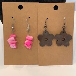 💐5/25wood flower dangle pink stone chip statement